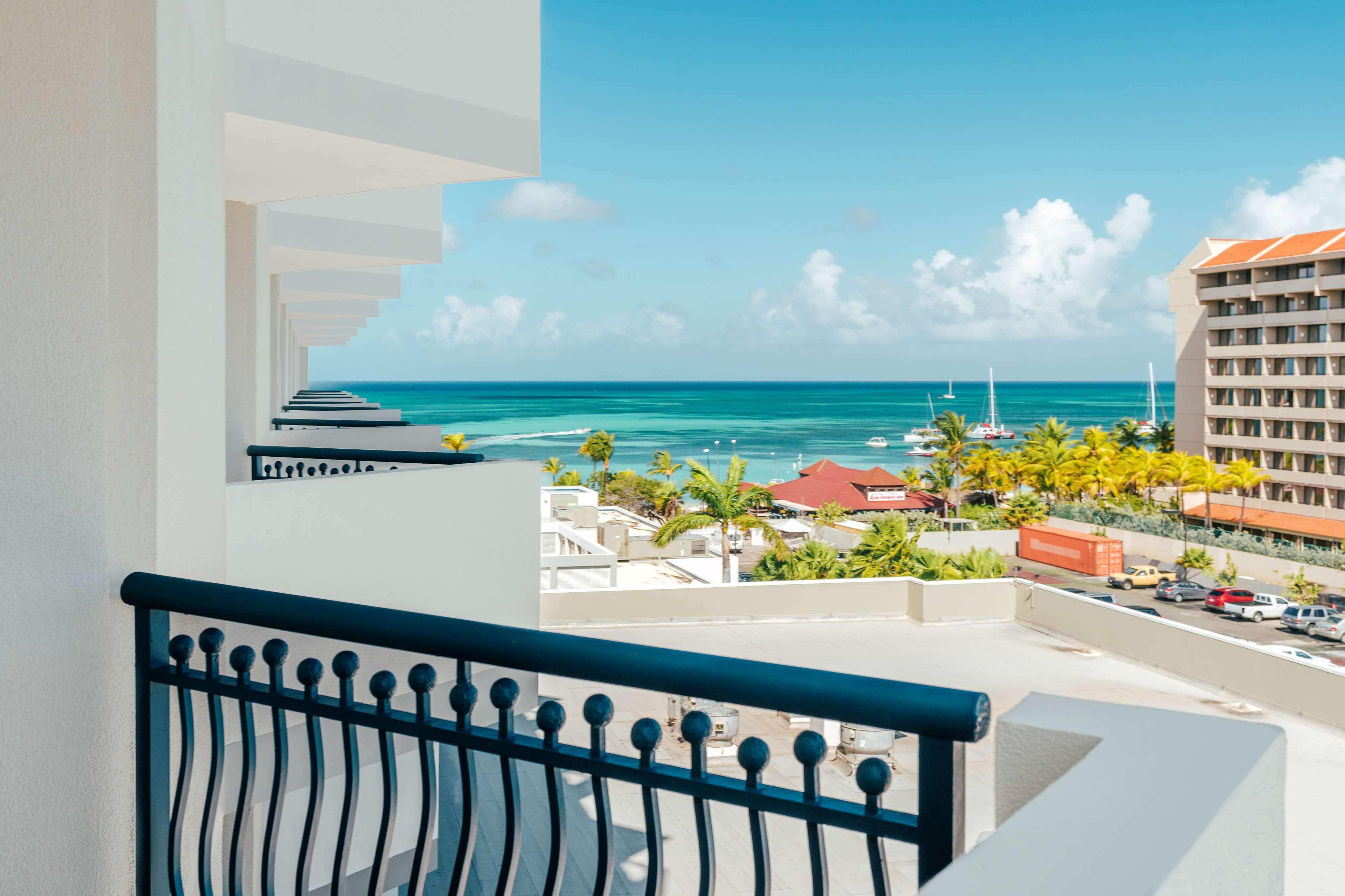 Hilton Aruba Caribbean Resort&Casino Palm Beach Exterior foto